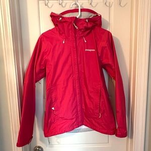 Patagonia Raincoat/Rain Jacket in Fuchsia/Hot Pink